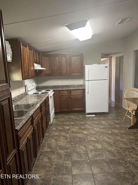 593 River Road Rd, Harrogate, TN 37752 photo 9