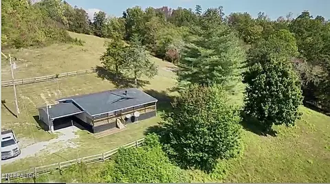 593 River Road Rd, Harrogate, TN 37752