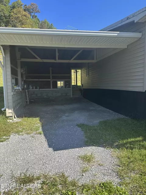 593 River Road Rd, Harrogate, TN 37752 photo 6