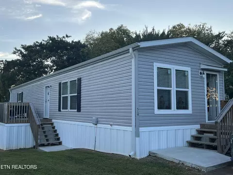 519 Johns Creek St, Clinton, TN 37716