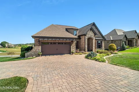 121 White Hawk Dr, Vonore, TN 37885