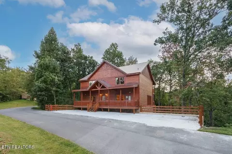 826 Wattle Blossom Way, Gatlinburg, TN 37738