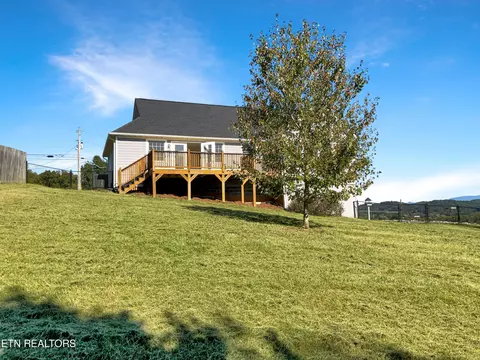3829 Settlers Tr, Kodak, TN 37764