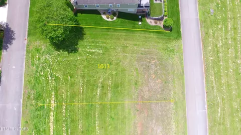 225 Hummingbird Dr, Vonore, TN 37885