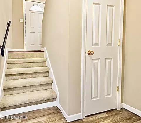 Entry Way - 104 Harless Rd, Corryton, TN 37721 photo 2 of 2