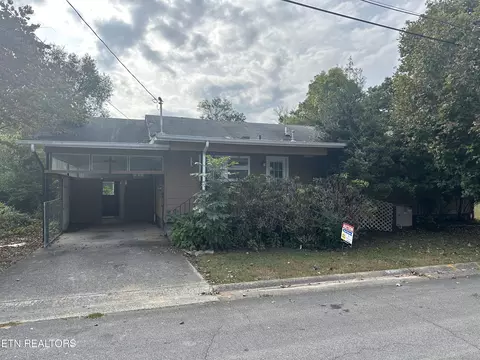 123 W Newkirk Ln, Oak Ridge, TN 37830