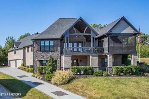 1735 Inverness Dr, Maryville, TN 37801