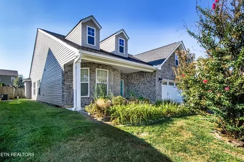 12066 Woodhollow Ln, Knoxville, TN 37932