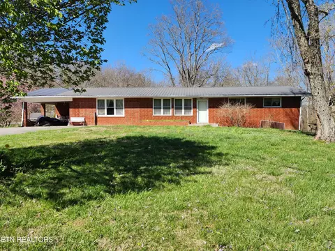 110 Skyline Dr, Oneida, TN 37841