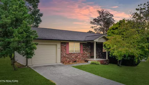 227 Doe Run Blvd, Clinton, TN 37716