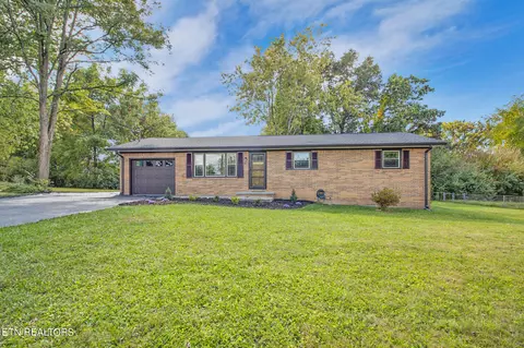 43 Sharon Dr, Crossville, TN 38555