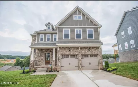 2705 Cloudberry Ln, Knoxville, TN 37932