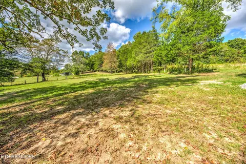 140 Swan Seymour Rd, Maynardville, TN 37807