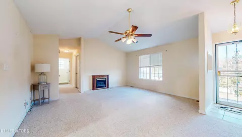 Living - 7525 Wilderness Path Rd, Corryton, TN 37721 photo 2 of 3