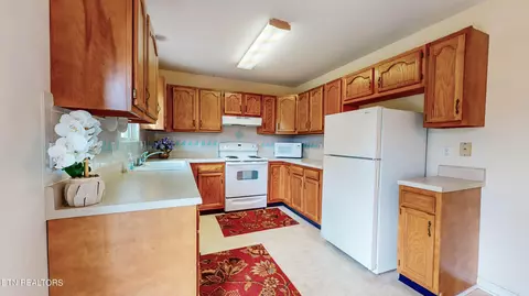 Kitchen - 7525 Wilderness Path Rd, Corryton, TN 37721 photo 2 of 3