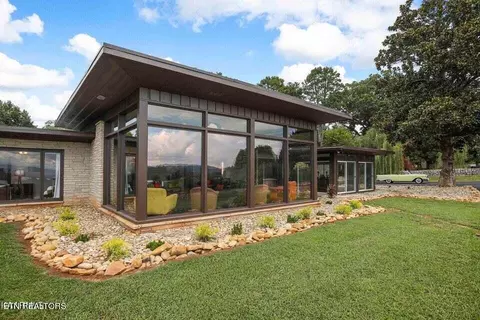 3625 Vista Rd, Louisville, TN 37777