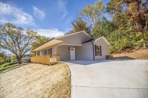 219 Offutt Rd, Clinton, TN 37716 photo 4