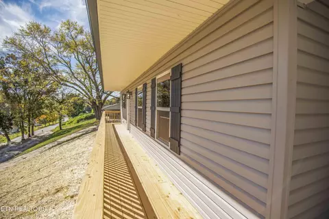 219 Offutt Rd, Clinton, TN 37716 photo 9