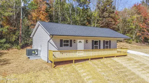 219 Offutt Rd, Clinton, TN 37716 photo 3