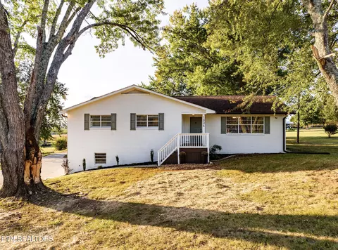 1034 Walker School Rd, Maryville, TN 37803