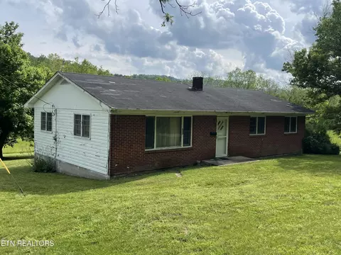 2613 War Creek Rd, Thorn Hill, TN 37881