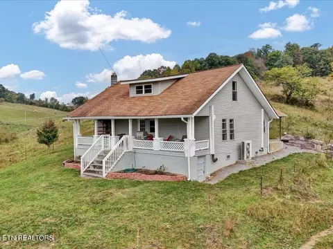 272 Martin Carmack Ln, Harrogate, TN 37752