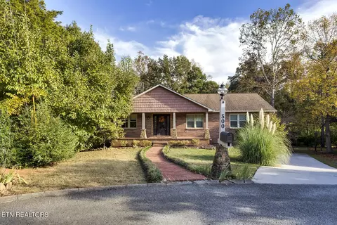 500 Mountain Breeze Ln, Knoxville, TN 37934