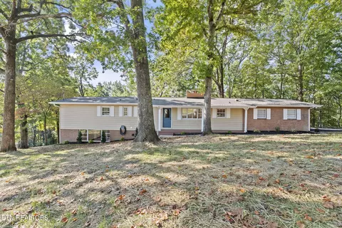 101 Morgan Rd, Oak Ridge, TN 37830