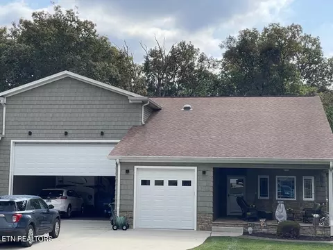 104 Hickory Cir, Crossville, TN 38555