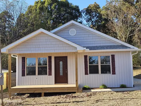 1103 W 1st Ave, Lenoir City, TN 37771