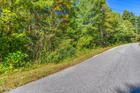 Balfour Rd, Harriman, TN 37748