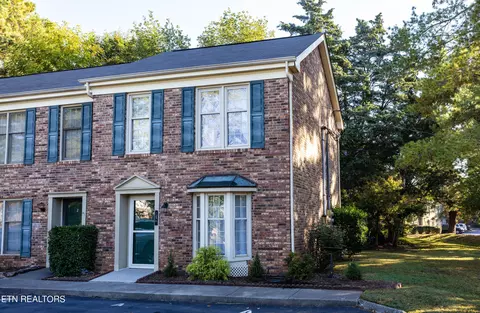 135 Durwood Rd # A, Knoxville, TN 37922