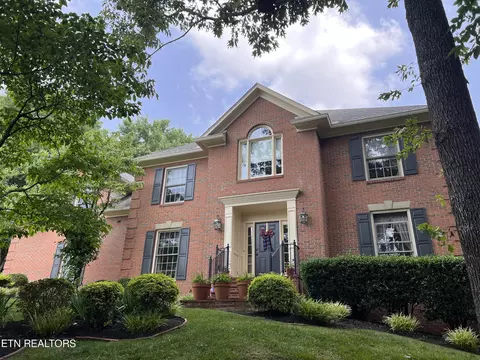 716 Lago Cir, Knoxville, TN 37922