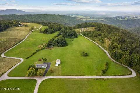 901 Virgil Walker Rd, Byrdstown, TN 38549