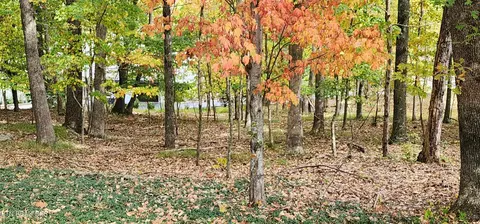 27 Bent Oak Ln, Crossville, TN 38558