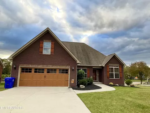 215 Neals Lndg, Knoxville, TN 37924
