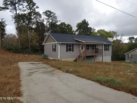 812 3rd St, Etowah, TN 37331