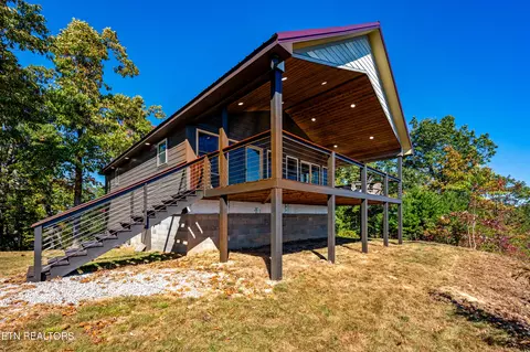 1428 Mcclouds Tr, La Follette, TN 37766