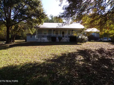 651 Johnson Rd, Oliver Springs, TN 37840