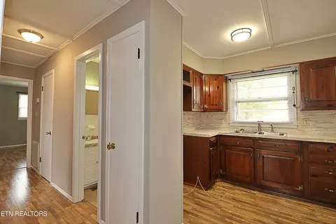 Kitchen - 1546 W 3rd Ave, Oneida, TN 37841 photo 5 of 5