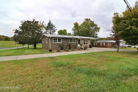 1546 W 3rd Ave, Oneida, TN 37841