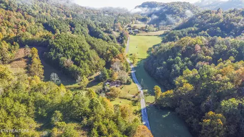 2835 Upper Caney Valley Rd, Tazewell, TN 37879