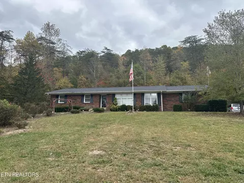 3324 Lake City Hwy, Rocky Top, TN 37769