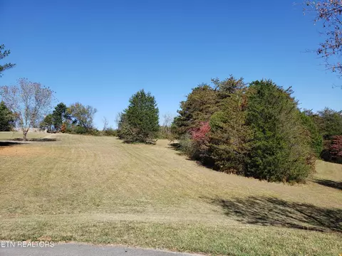 Deerfield Lane, Maryville, TN 37801