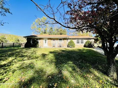 478 Elkins Rd, Jacksboro, TN 37757