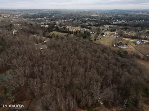 Cusick Circle, Lenoir City, TN 37772