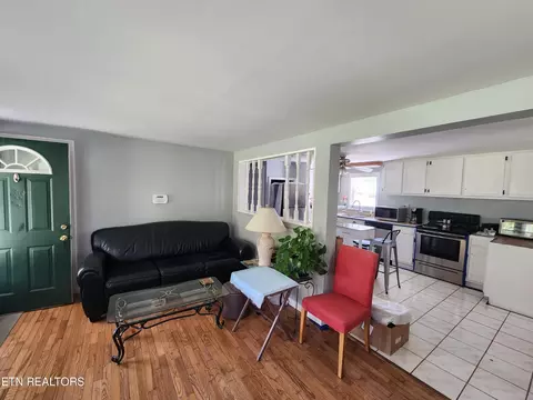 1830 Giles Hollow Rd, Rose Hill, VA 24281 photo 10
