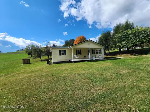 1830 Giles Hollow Rd, Rose Hill, VA 24281 photo 2