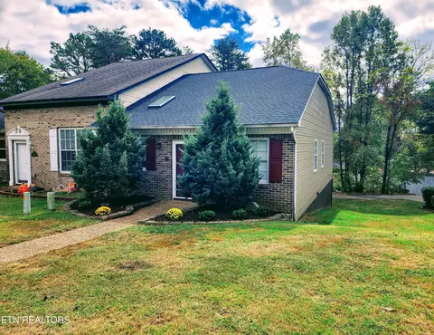 218 Farmington Tr, Kingston, TN 37763