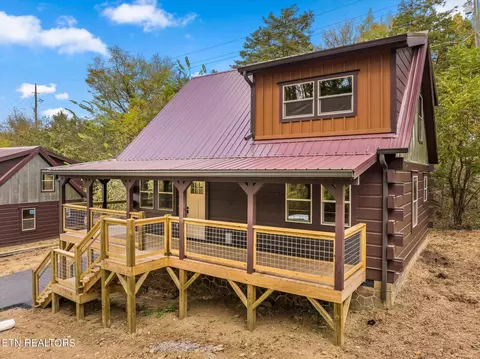2218 Alpine Village Way, Pigeon Forge, TN 37863